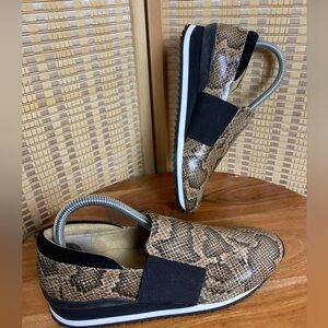 Bella Vita Ezra Li Natural Faux SnakePrint Woman’s 7.5N Fashion Sneakers NWOT